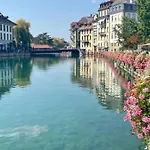 아파트 Charming Apartment-walk To Old Town,