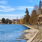 Charming Apartment-walk To Old Town,