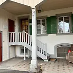 Charming Apartment-walk To Old Town,