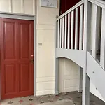 Apartment Charming Apartment-walk To Old Town, *