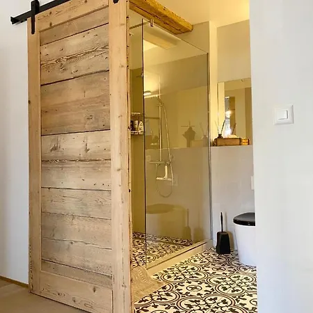 Charming Apartment-walk To Old Town, *