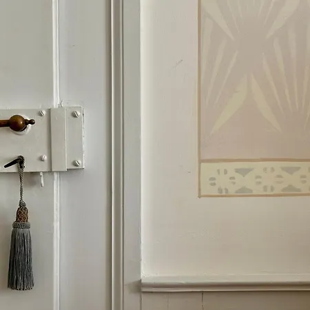 Charming Apartment-walk To Old Town,