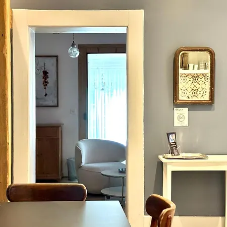 Charming Apartment-walk To Old Town, *