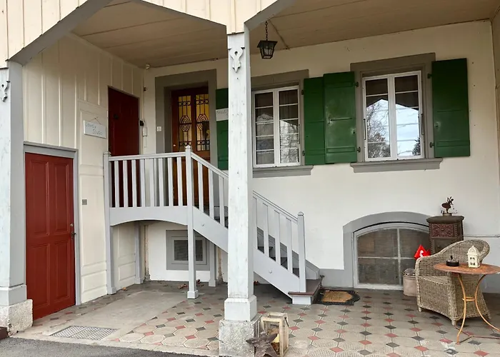 Charming Apartment-walk To Old Town,