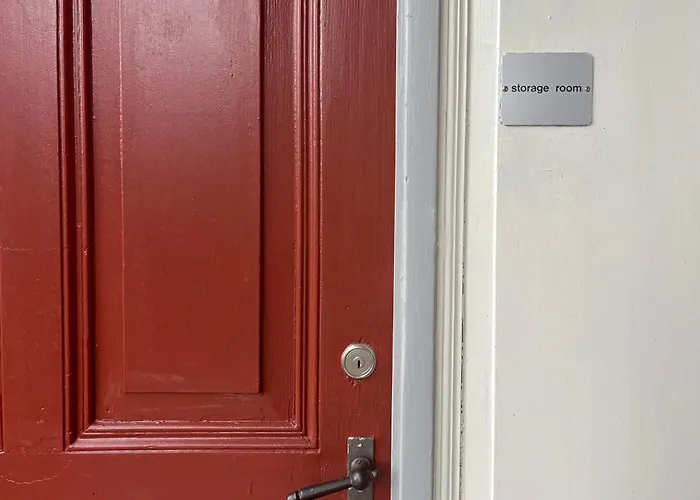 Charming Apartment-walk To Old Town, *