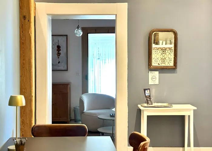 Charming Apartment-walk To Old Town, *